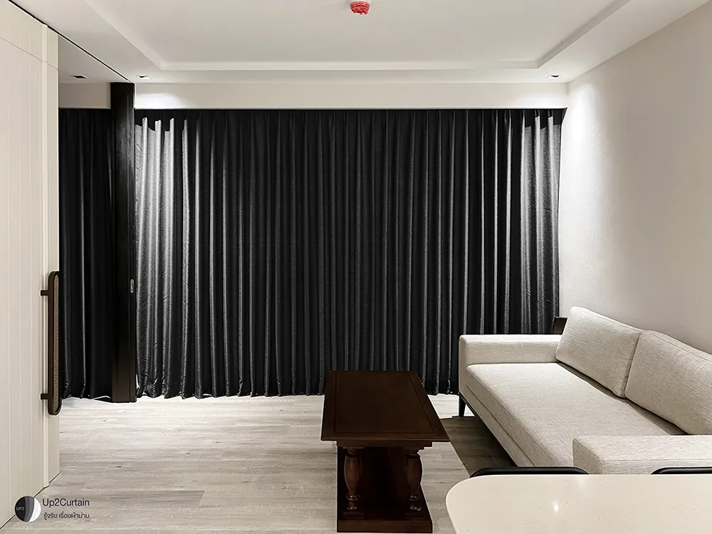 ห้องสไตล์โมเดิร์น-ม่านสีดำ